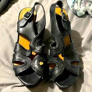 Giani Bini black wedges